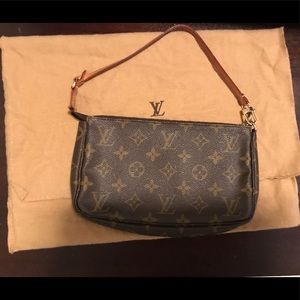Louis Vuitton Pochette Clutch\Handbag